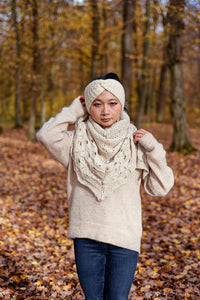 NEW!!! Lightweight Triangle Shawl 'Kusum' - Handspun Wool - Off-White